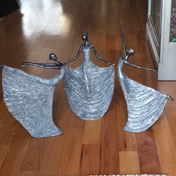 The Full Set of 3 Dancers Decorative Figurines - Picture 10 of 16